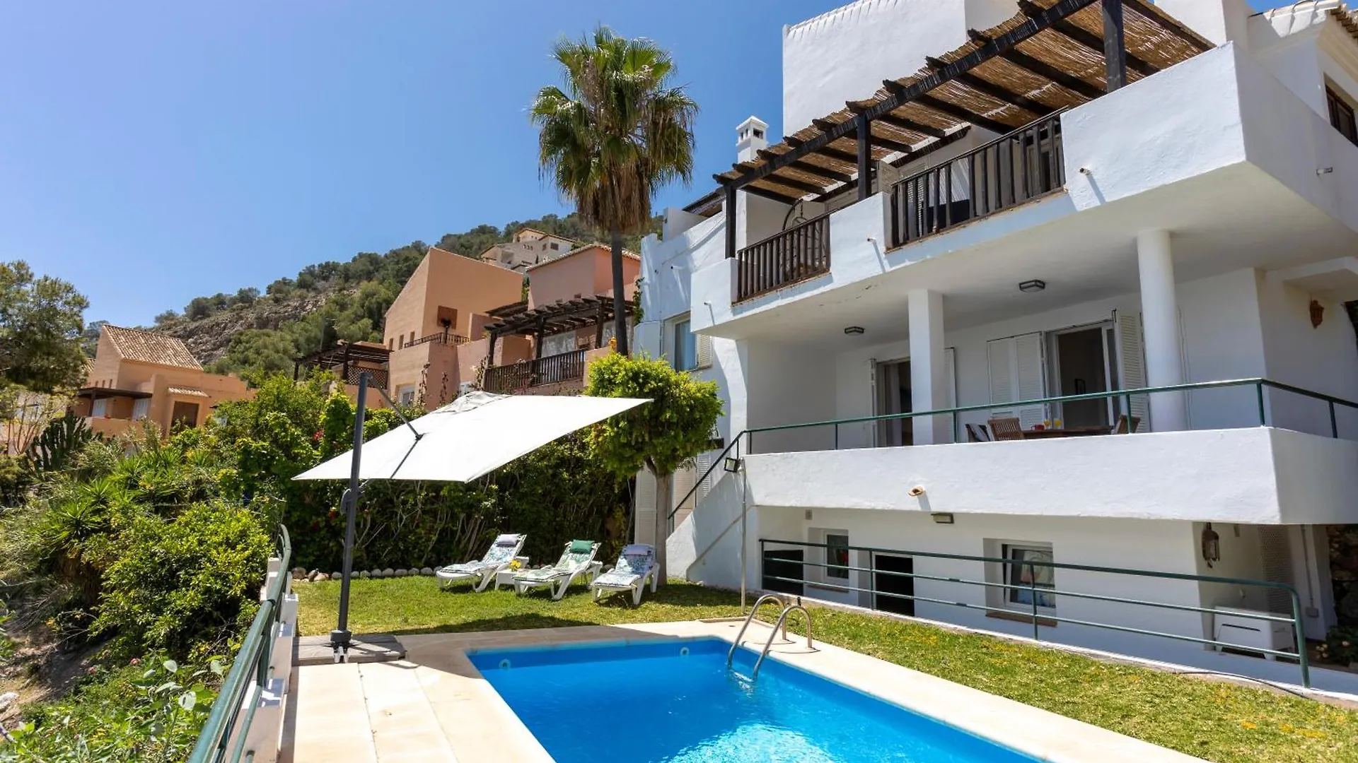 Todimer Luxury Villa Herradura 阿尔姆尼卡